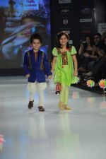 Kids walk the ramp for Nishka Lulla Show at Kids Fashion Week day 3 on 19th Jan 2012 (32).JPG
